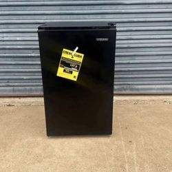 Vissani 4.3 cu. ft. Mini Refrigerator in Black, ENERGY STAR 