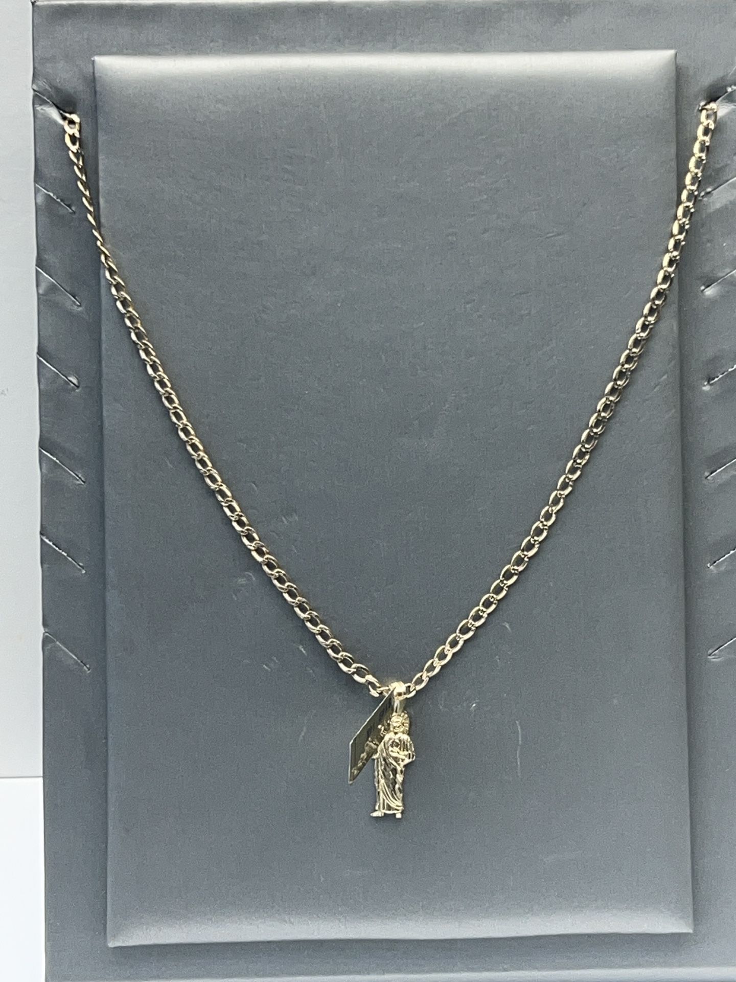 Gold Chain And Charm 10k 22 Inches 