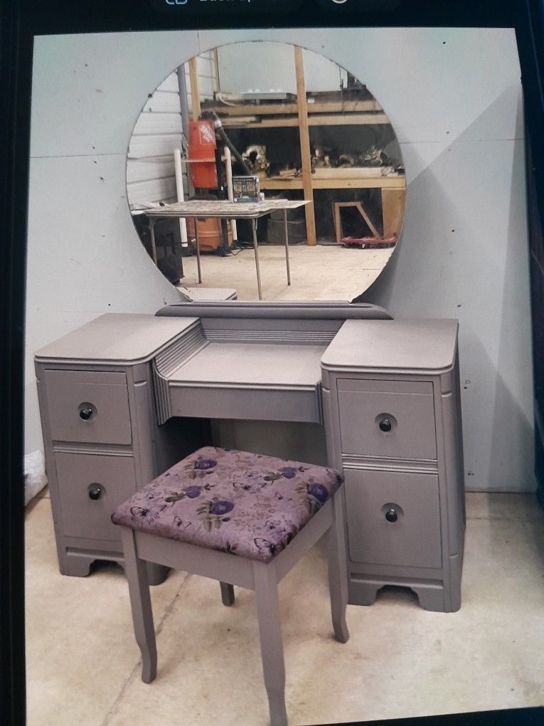 Cute Vintage Vanity W/ Stool