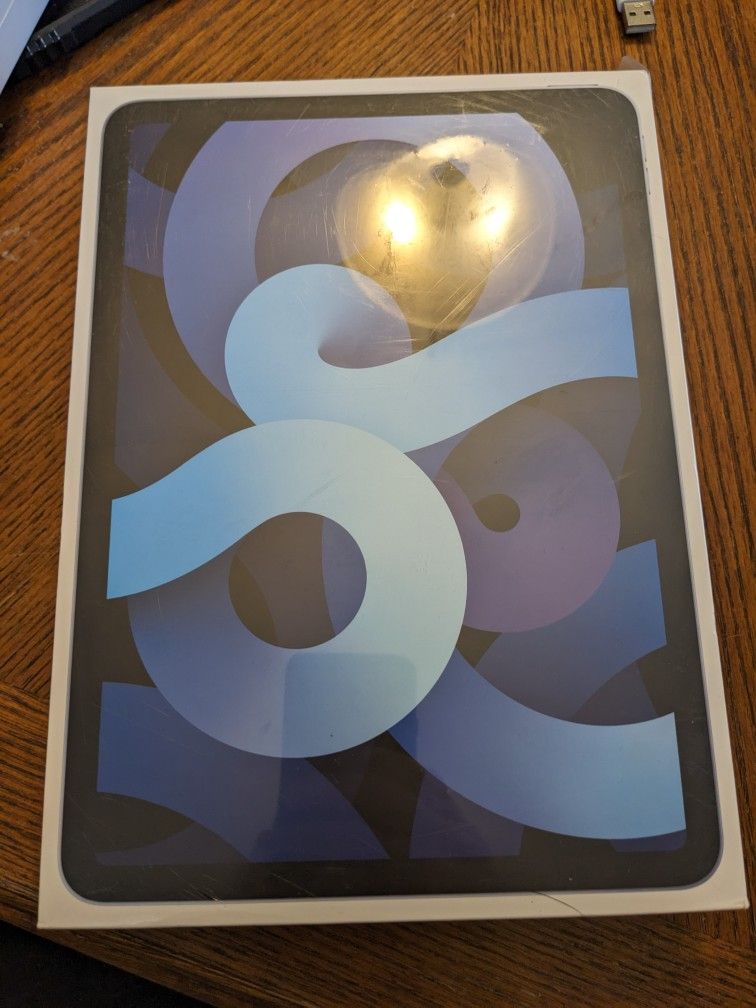 Apple iPad Air 64GB, 4th Gen, Sky Blue