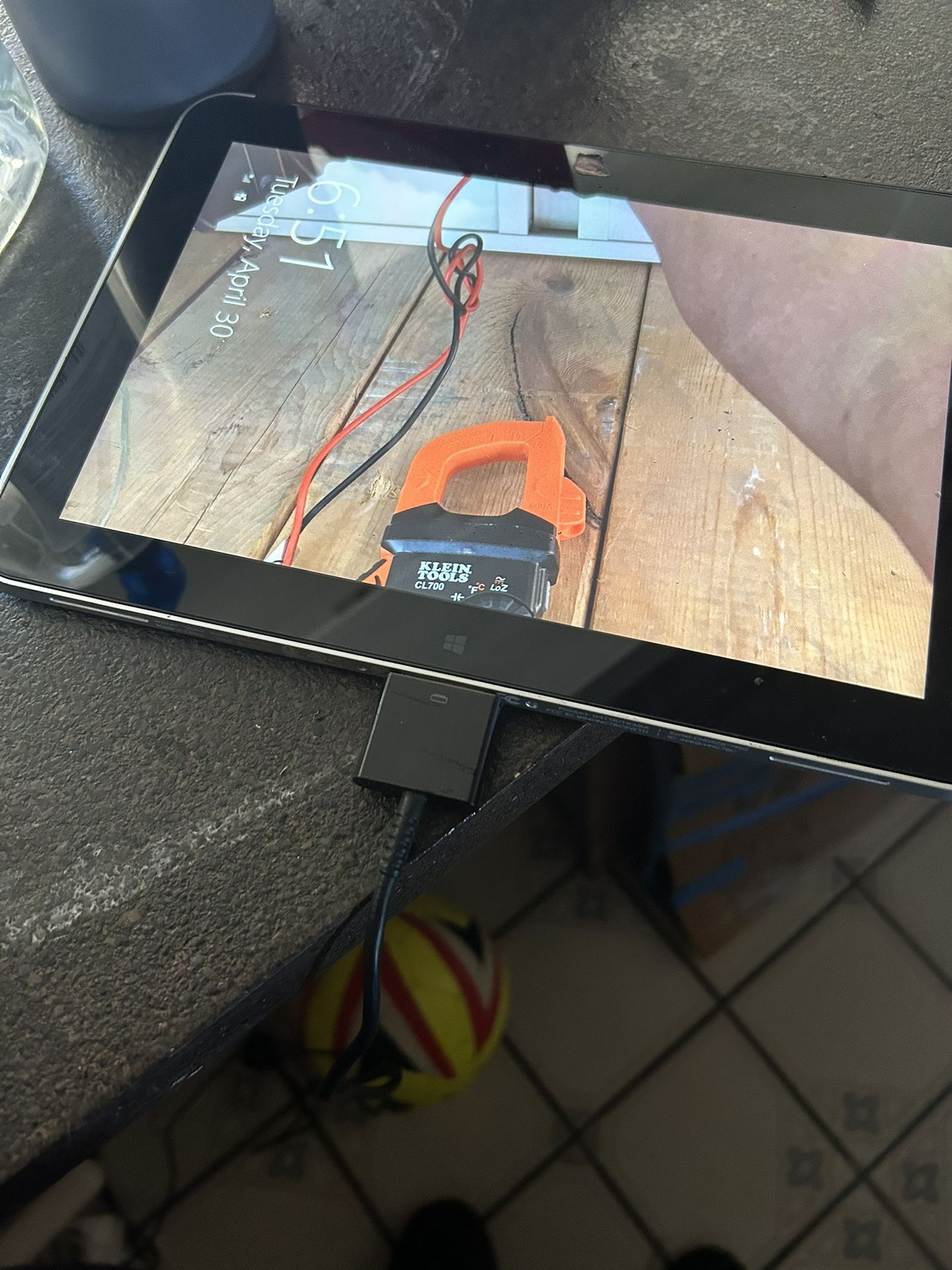 HP Tablet - Needs Battery It’s small size