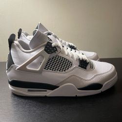 Air Jordan 4 Military Black - Size 9.5
