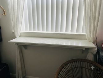 White Wall-Mounted Floating Shelf with Under-Hooks