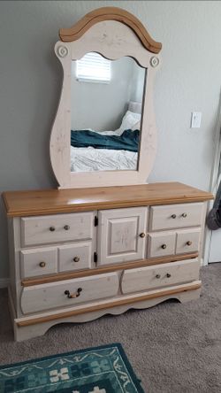 Dresser drawer with mirror