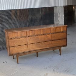 Mid-Century Modern Dresser / Credenza