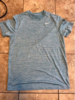 Men’s large Nike shirt