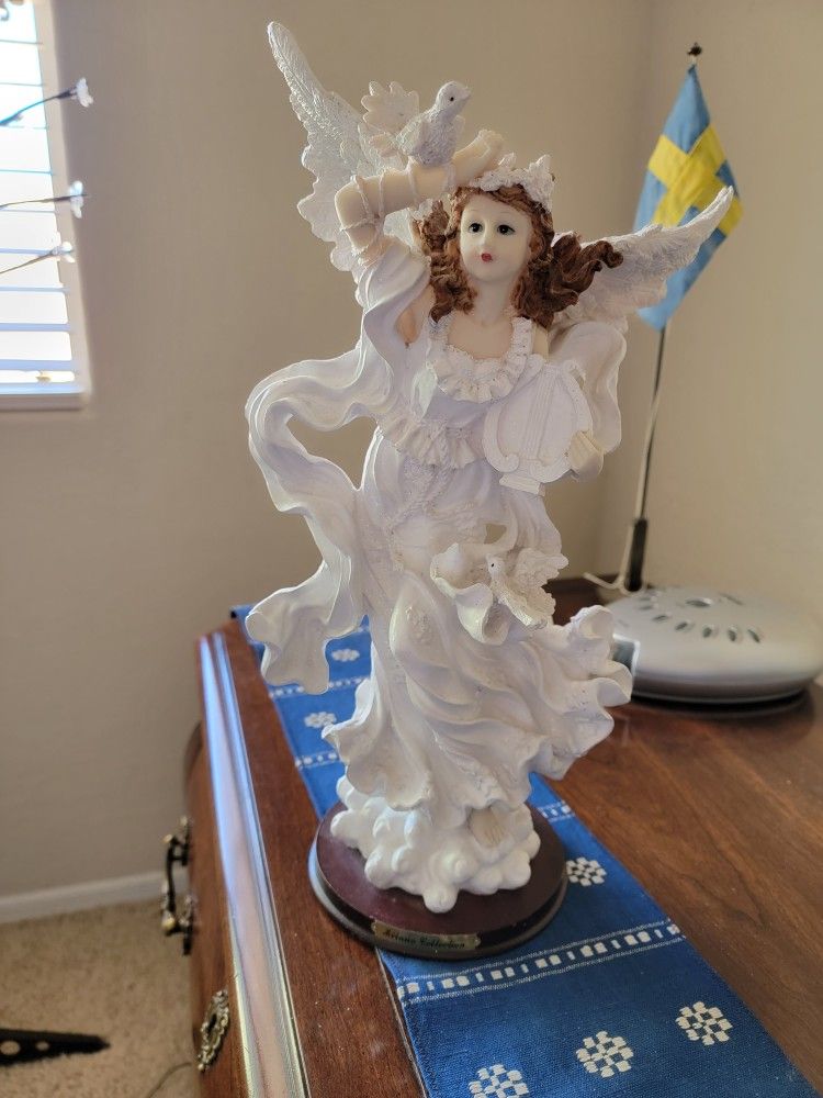 MILANO collection Angel Statue
