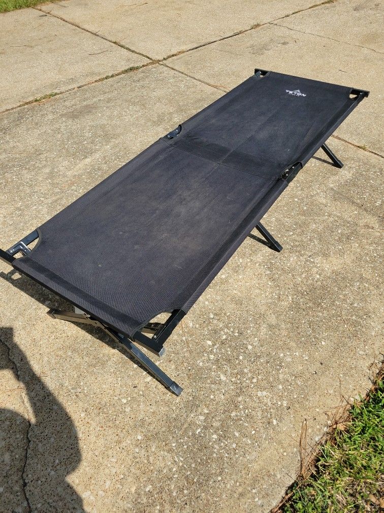 Teton Adventurer Folding Camping Cot