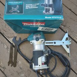 Makita RT0702C COMPACT ROUTER 