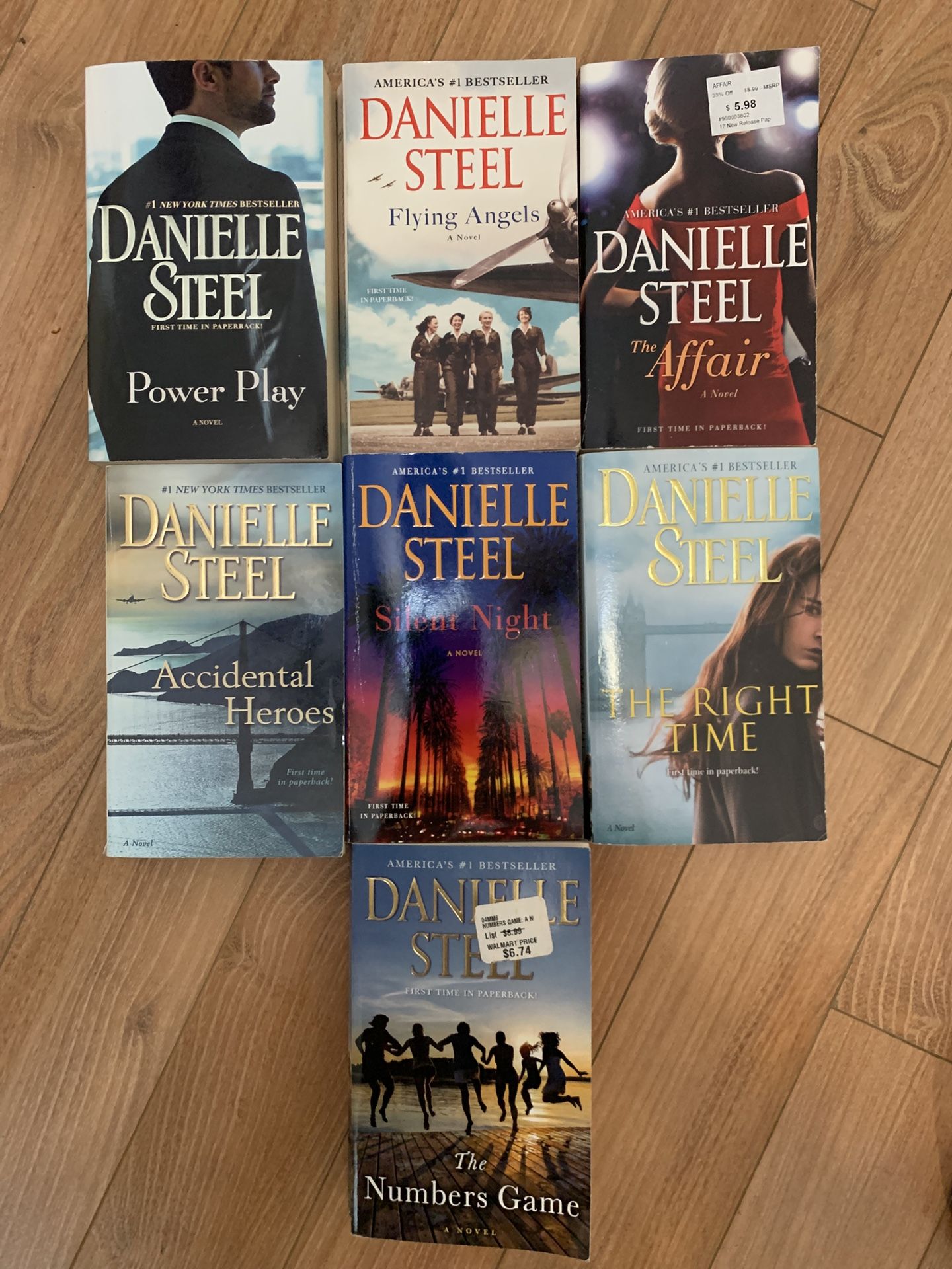 Danielle steel collection of books 7 books pick up in Coral Springs 33071