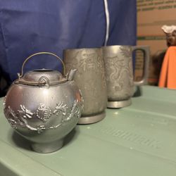 Antiques - Collectibles 