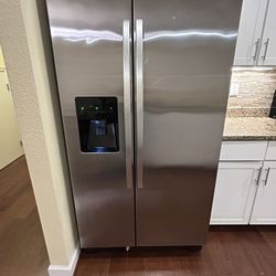 Kenmore Refrigerator/ Range / Microwave Combo