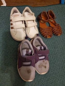 Girls shoes size 9