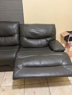 Power Reclining Leather Sectional – Works Great  Price: $350 OBO