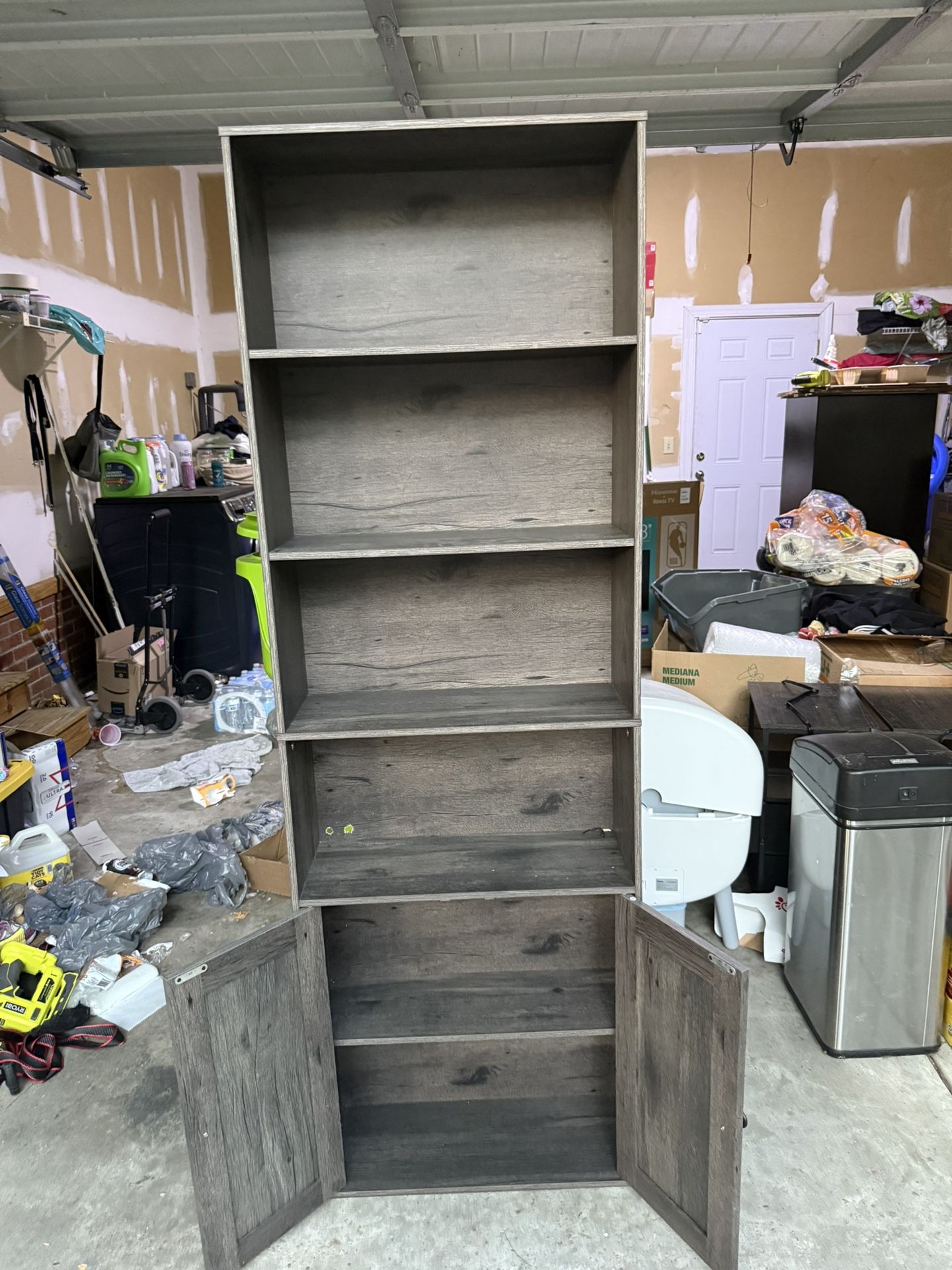Bookshelf (gray)
