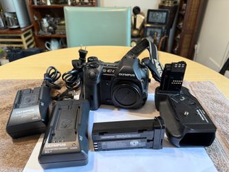 Olympus E-1 DSLR Camera Body with Accessories