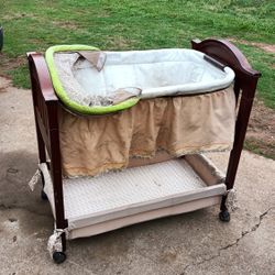 Wood Bassinet 