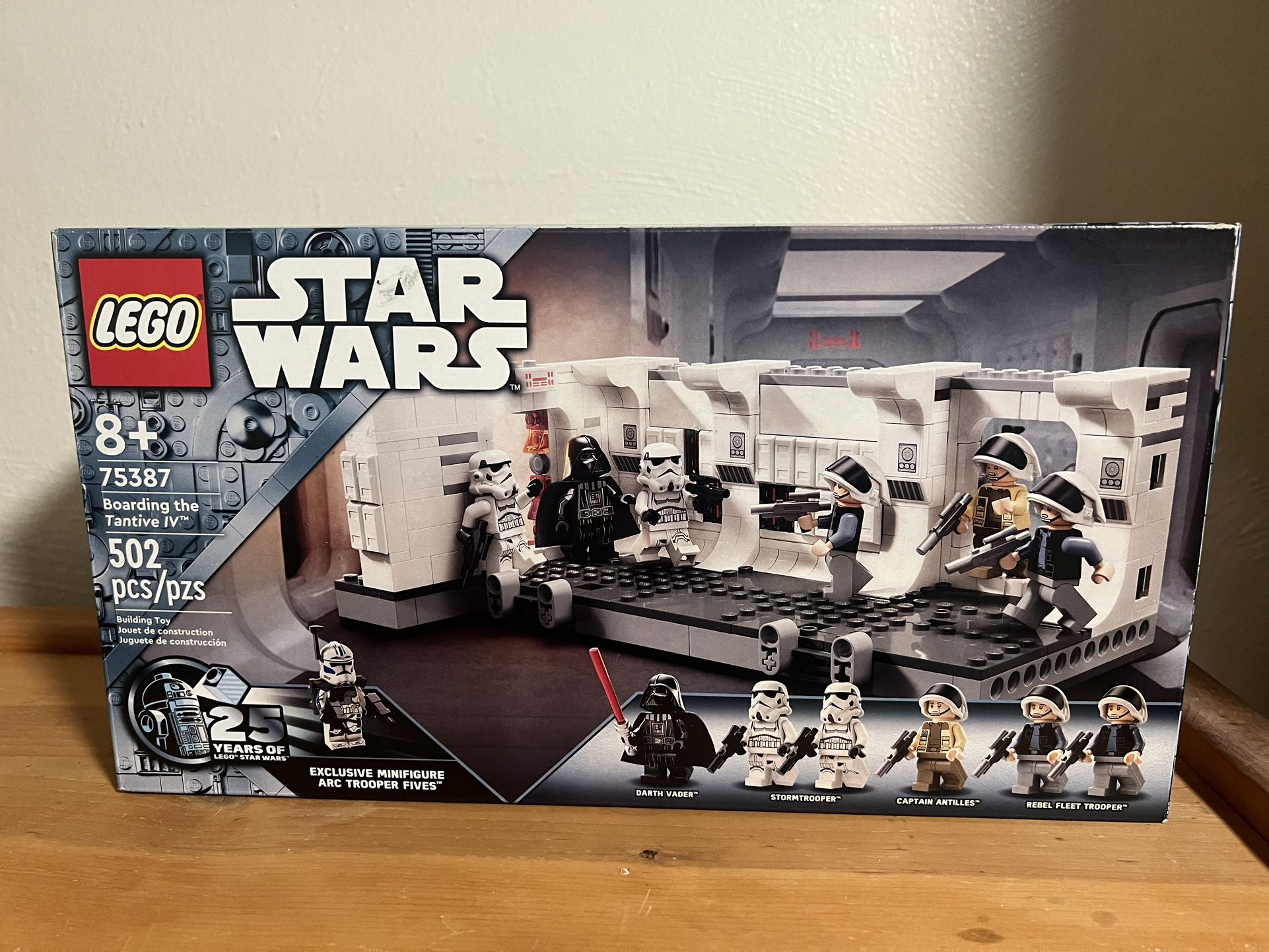 Lego Boarding The Tantive IV Set