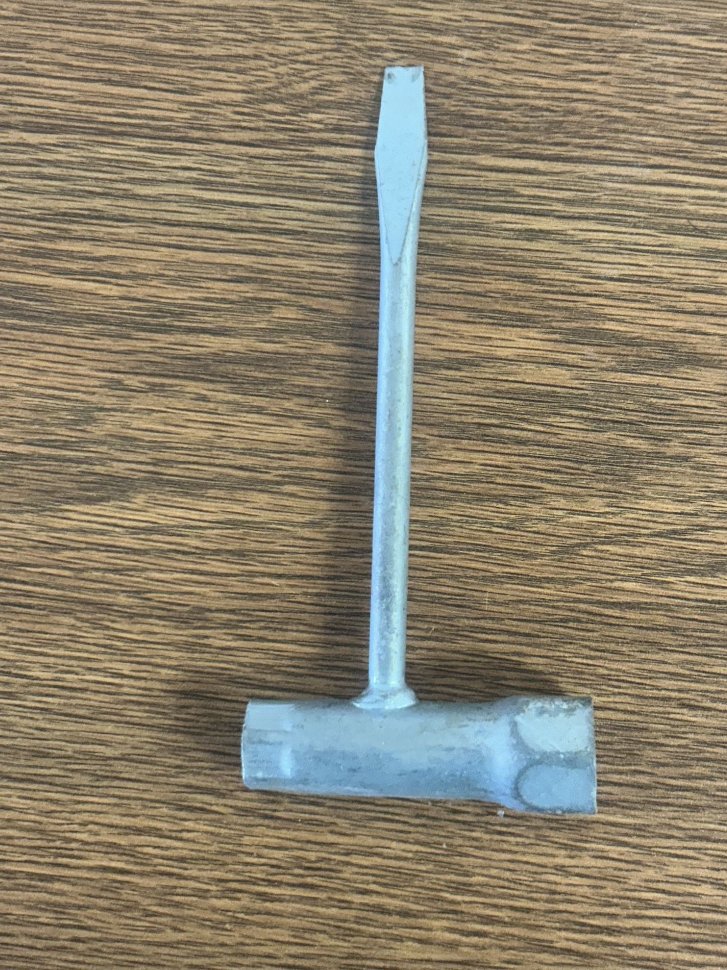 Hex Socket Tire Iron Wrench Tool – Dual Function