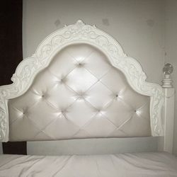 White Full Size Bed And Dresser