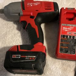 Milwaukee 1/2 In Wrench Impact Plus Battery 5.0 And Charger 