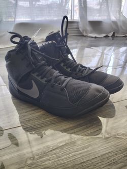 Nike Fury
Wrestling Shoes
