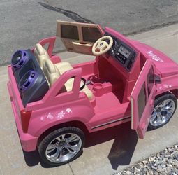 PINK POWER WHEELS BARBIE CADILLAC ESCALADE for Sale in Victorville