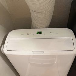 GE 10,500 DOE AC WITH REMOTE