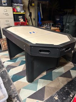Air Hockey Table