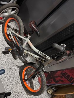 Schwinn scorch youth bike