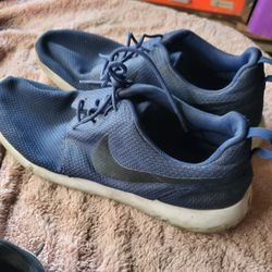 Size 12 Nike Running Shoes