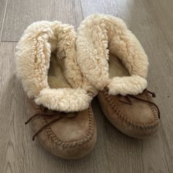 Ugg Slippers 