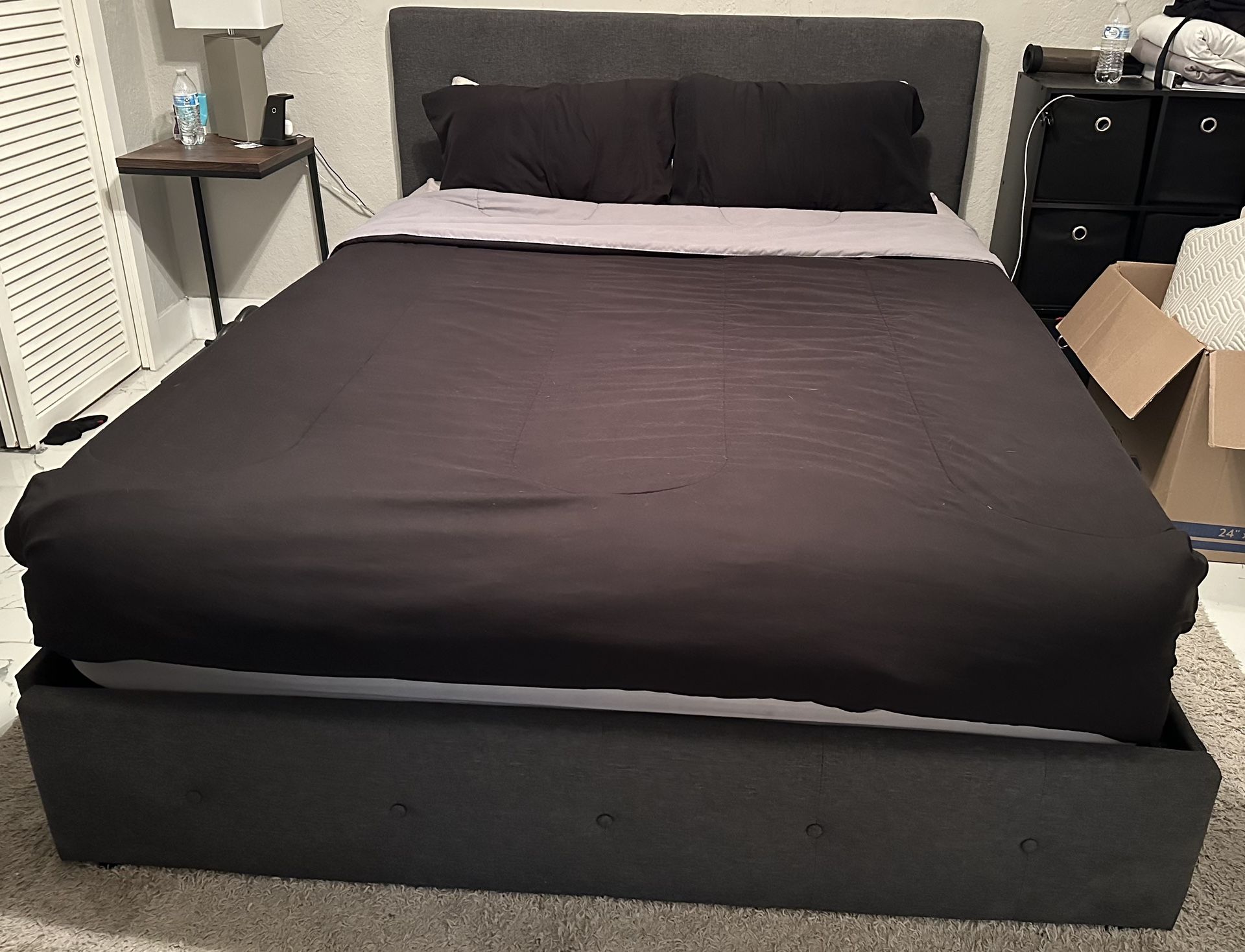 Queen Bed w Lull Mattress