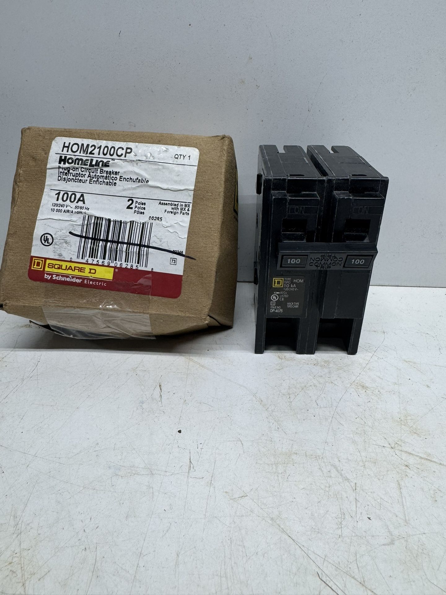 New SquareD Homeline 100A Circuit Breaker. You Must Pick Up