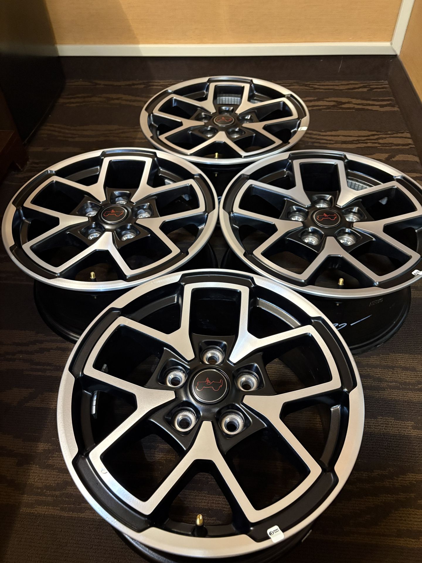 RINES “17 JEEP GLADIATOR RUBICON 2025 $550 NUEVESITOS, SON 4 SIN DETALLES. NOGALES AZ