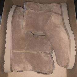 Ugg Chestnut Minis