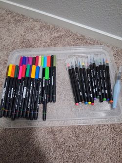 Brush Pens / Markers