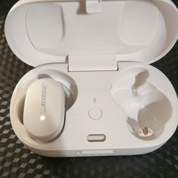 Bose QC Left Bud And Charging Case 