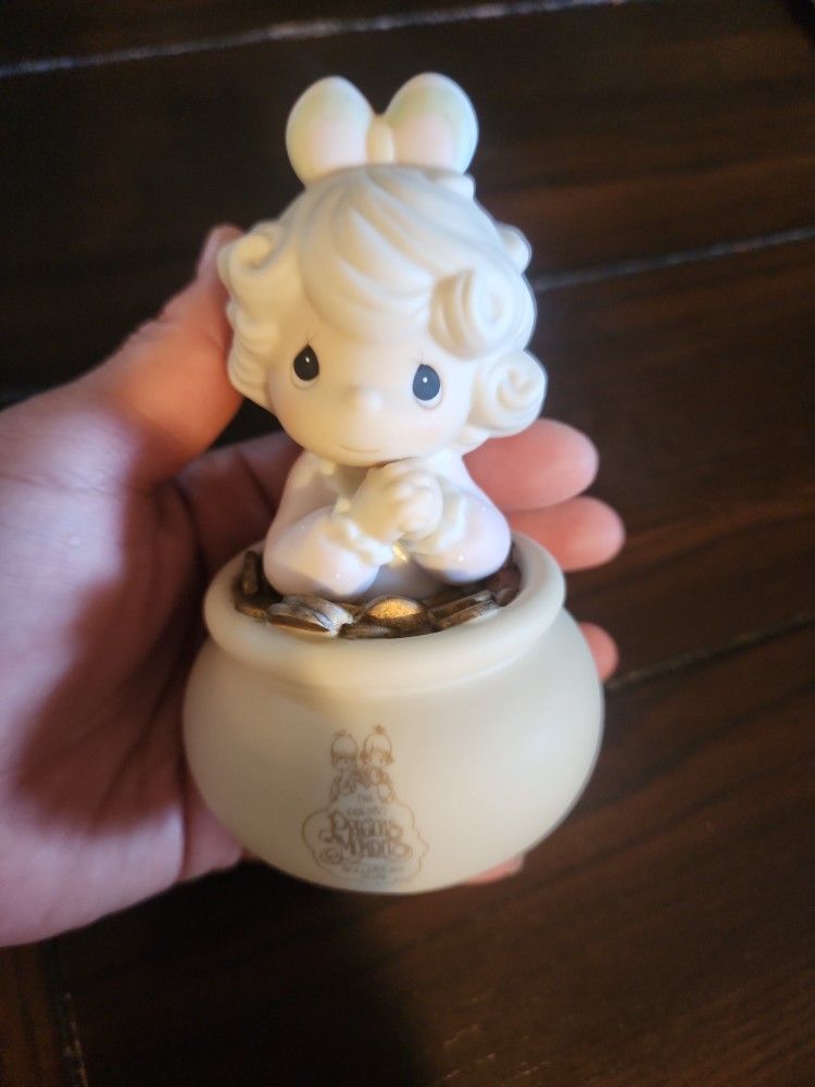 PRECIOUS MOMENTS FIGURINE