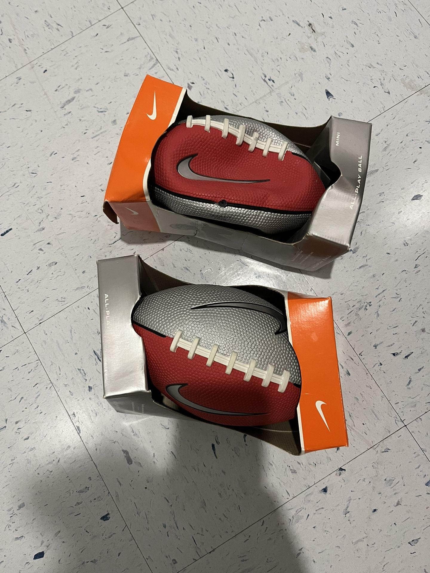 Nike Mini Playground Football