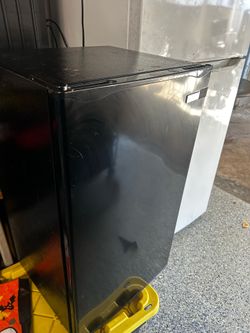 Mini refrigerator