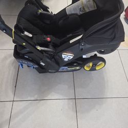 Doona is the world’s first complete and fully integrated travel system, allowing you to move from car seat to stroller in seconds. 