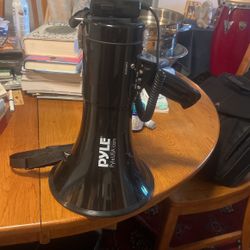 Pyle 40w Professional Megaphone Bullhorn W/siren MP3