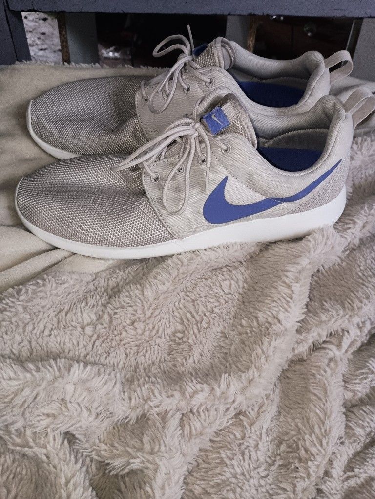Nike Roshe One Sz9