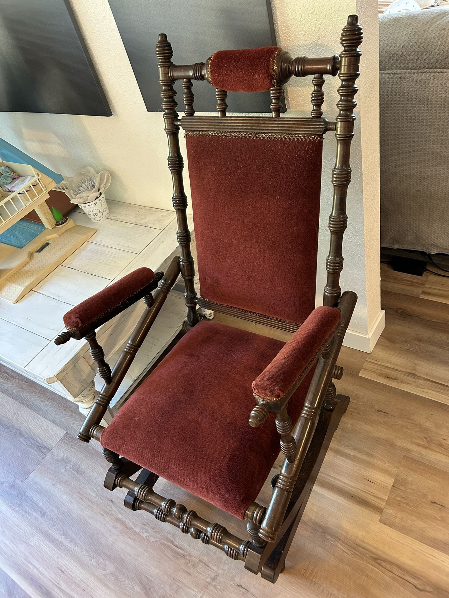 Victorian-era Style Platform Rocker