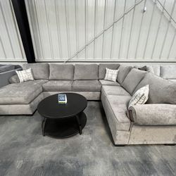 Huge Gray Sectional w/ chaise 