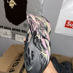 Adidas Foam RNNR’s Size 7-8-11-12
