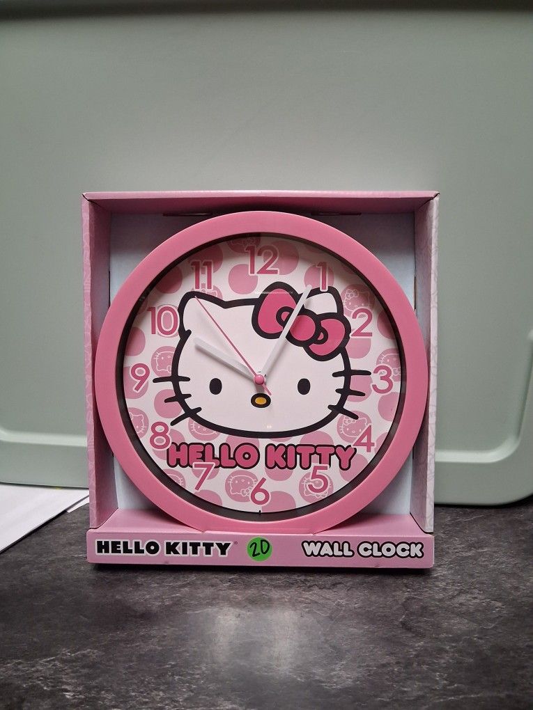 HELLO KITTY CLOCK 