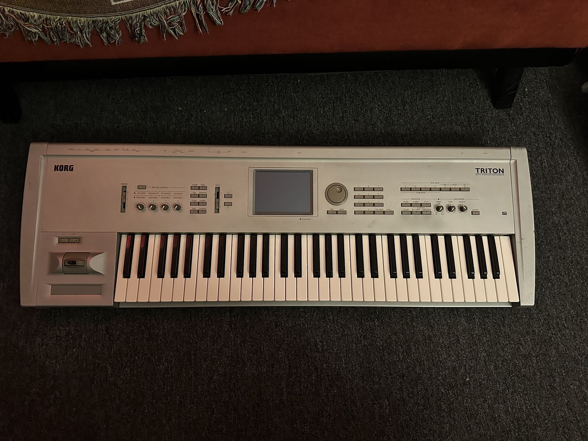 Korg Triton 61 Workstation Keyboard