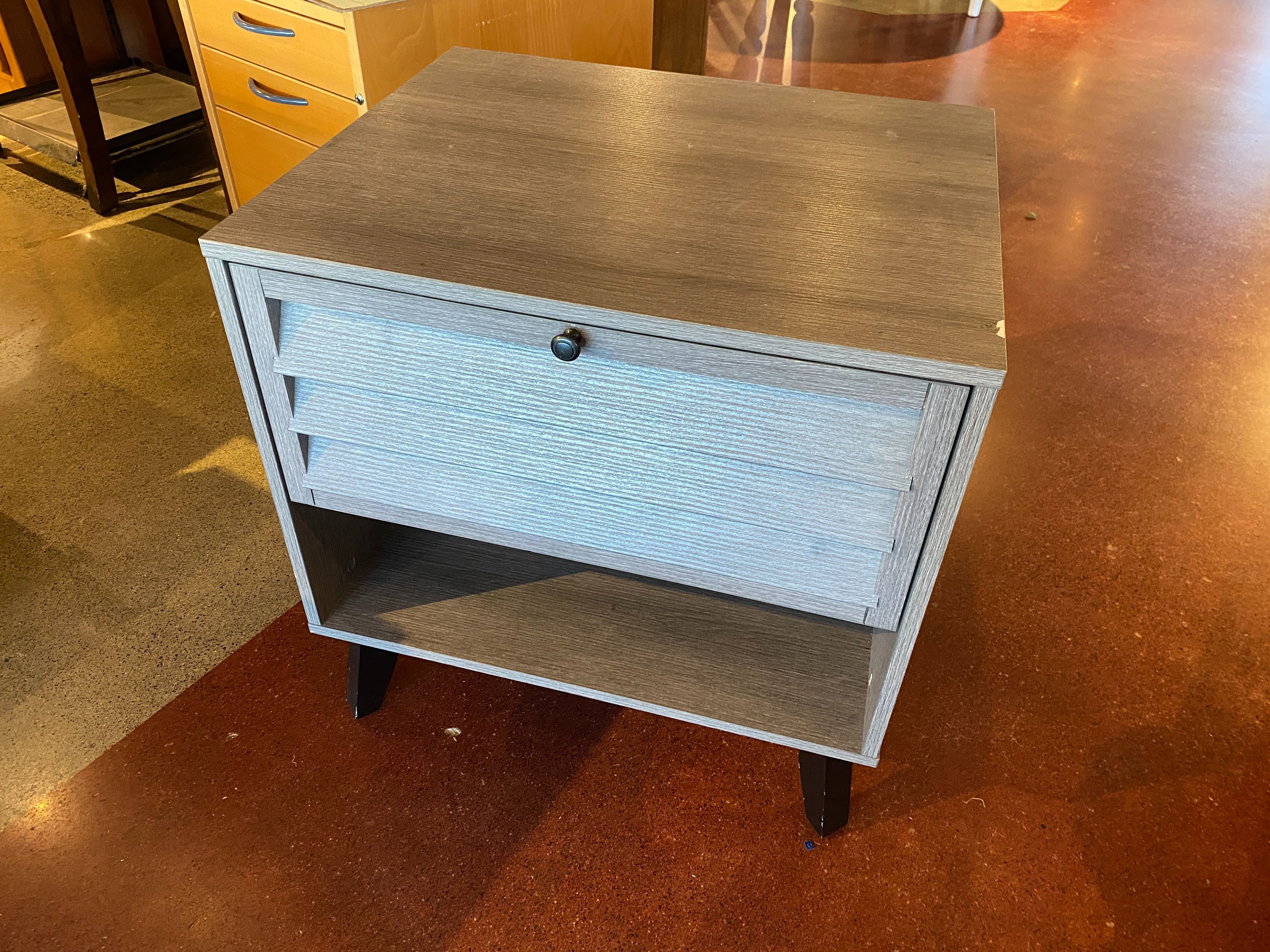 Modern Bedside Table with Angled Legs – Grey Oak